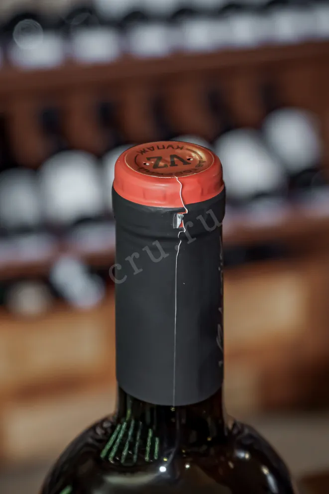 Пробка Valery Zaharin Autochthonous wine of Crimea Korur-Kefesiya 2024 0.75 л