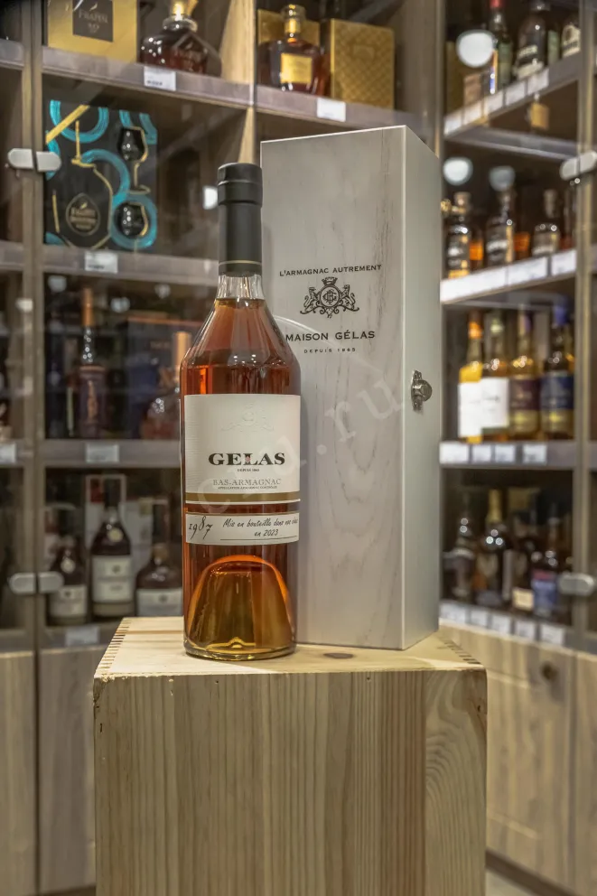 В магазине Крю Профи Gelas 1987 0.7 л