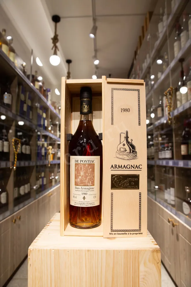 В магазине Крю Профи De Pontiac Bas-Armagnac in wooden box 1980 0.7 л