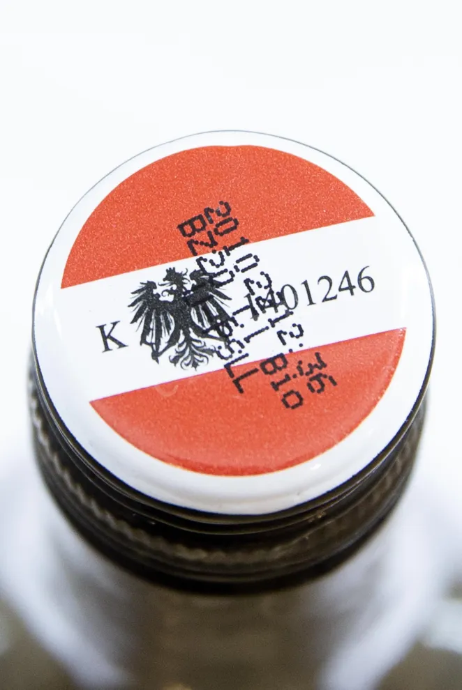 Пробка Urbanihof Zweigelt Classic 2020 0.75 л