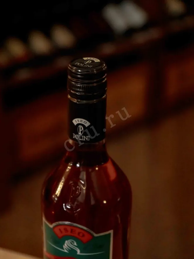 Пробка Iseo Creme de Fraise 0.7 л