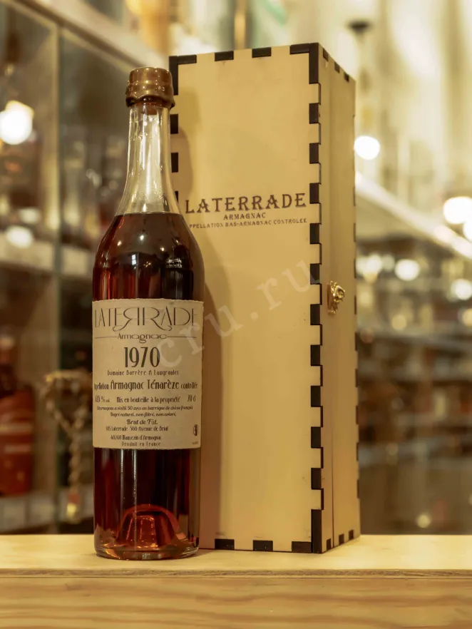 В магазине Крю Профи Laterrade Domaine de Barrere Armagnac Tenareze in wooden box 1970 0.7 л