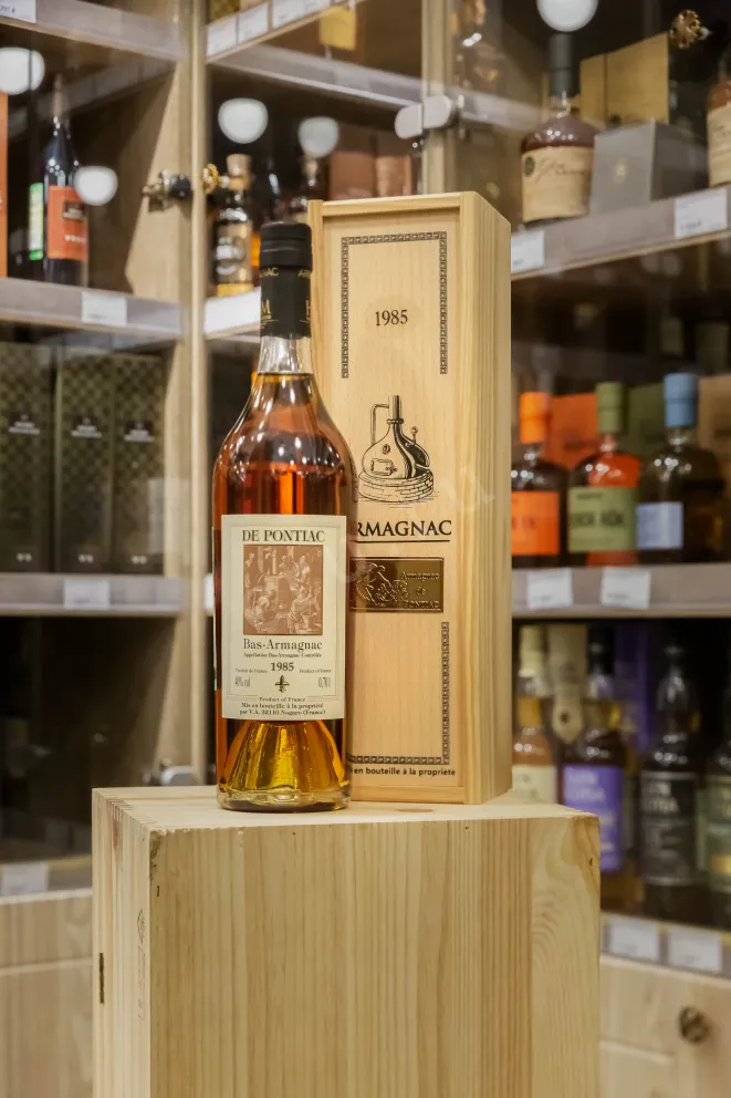 В магазине Крю Профи De Pontiac Bas-Armagnac in wooden box 1985 0.7 л