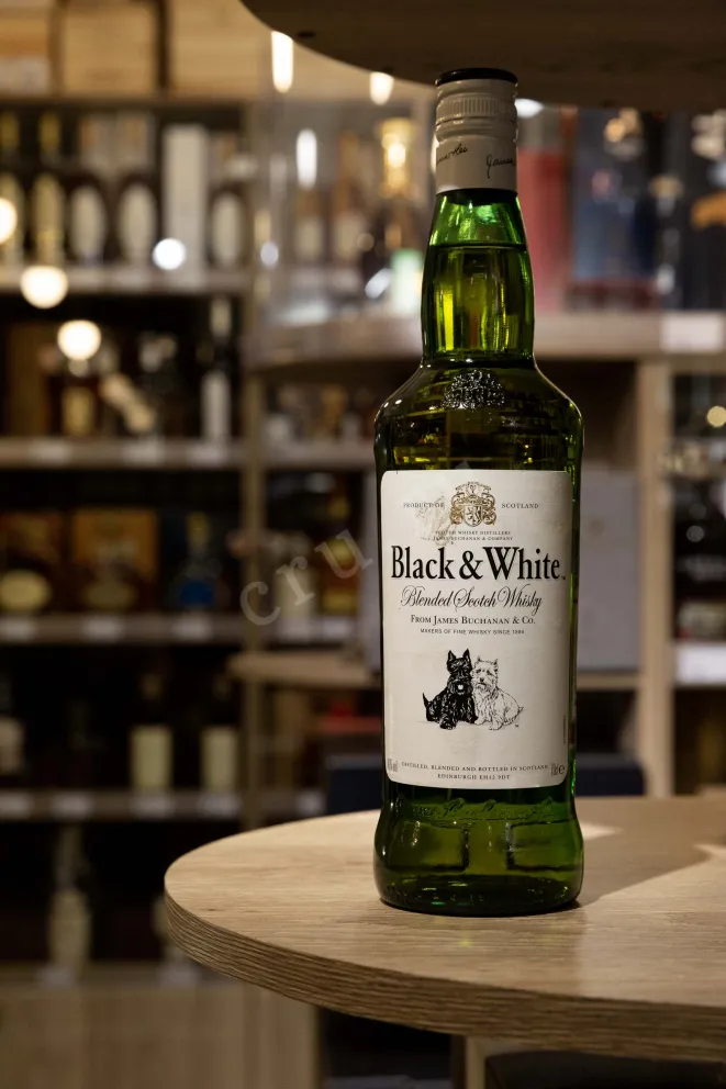 В магазине Крю Профи Black & White 0.7 л