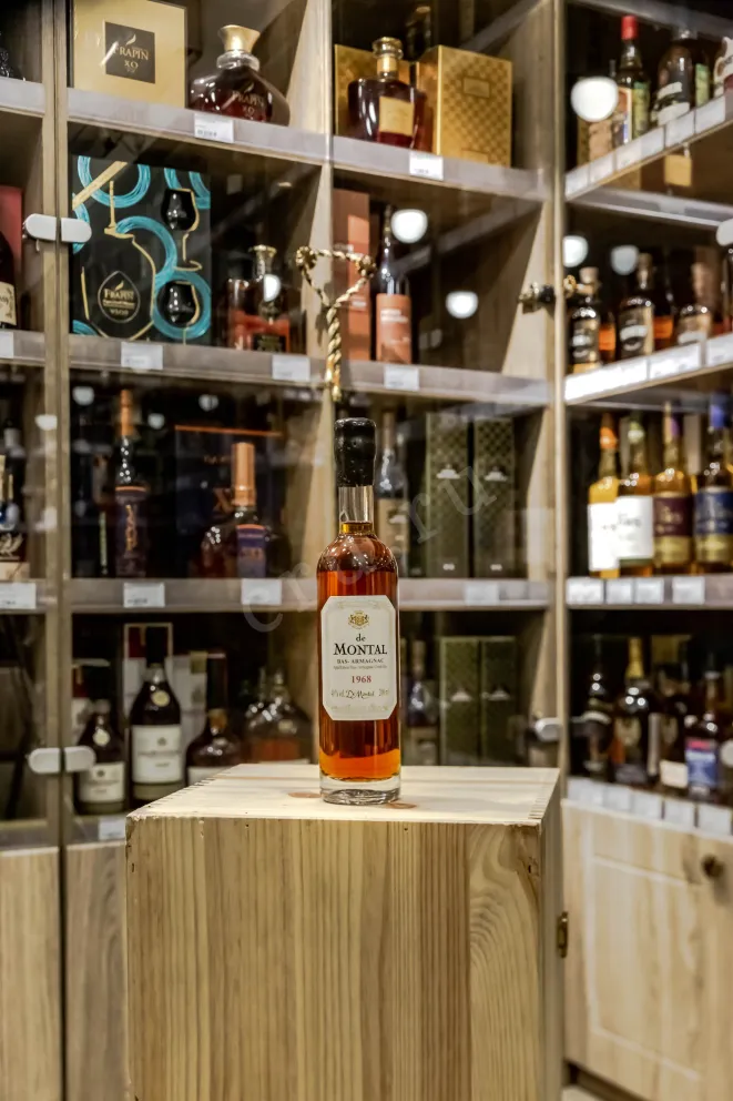 В магазине Крю Профи De  Montal 1968 0.2 л