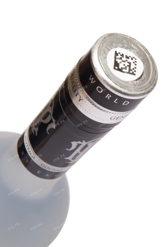 Пробка Tchaikovsky in gift box with 2 glasses 0.7 л