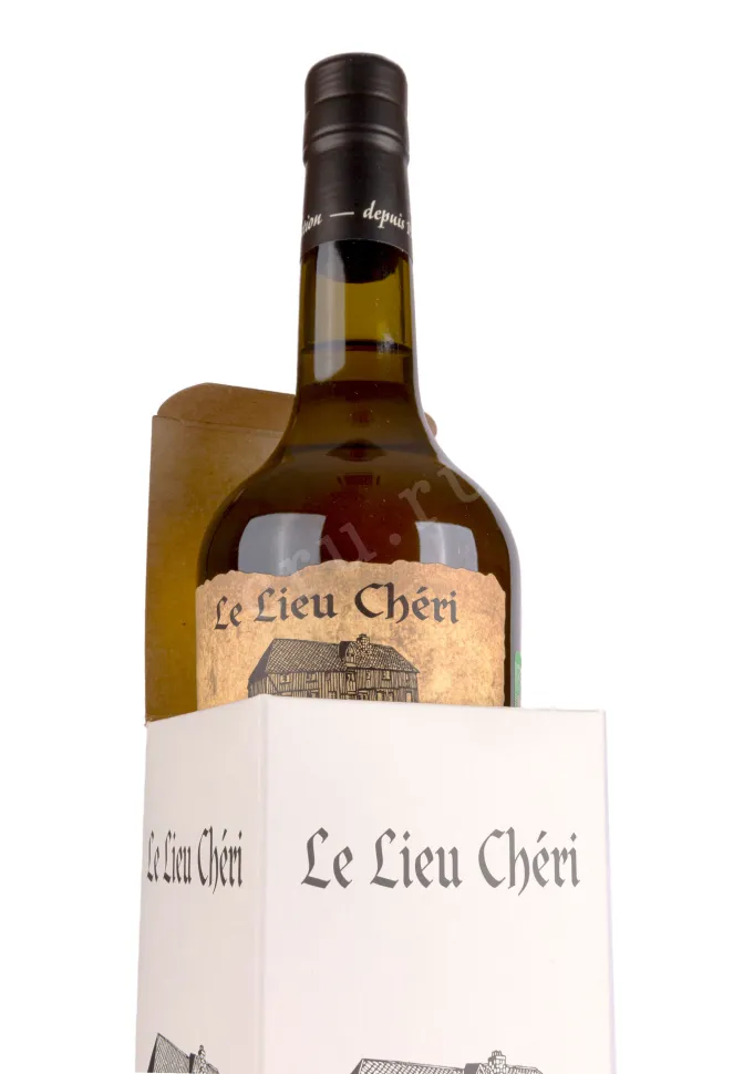 В подарочной коробке Le Lieu Cheri Calvados Pays dAuge 5 ans gift box 0.7 л
