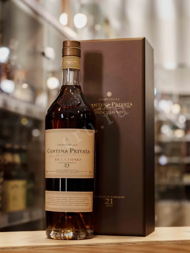 В магазине Крю Профи Bocchino Cantina Privata 21 anni gift box 0.7 л