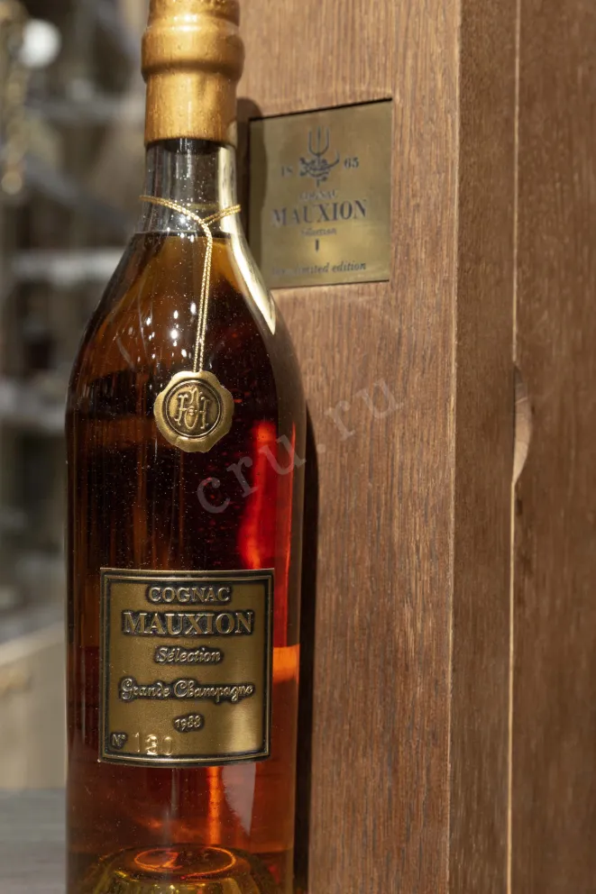 В магазине Крю Профи Mauxion Selection Grand Champagne 1988 0.7 л
