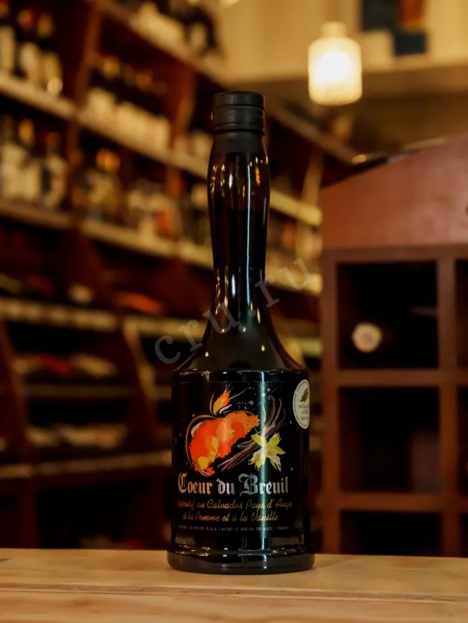 В магазине Крю Профи Coeur Du Breuil Aperitiv au Calvados Pays D’Auge a la Pomme et a la Vanille 0.7 л