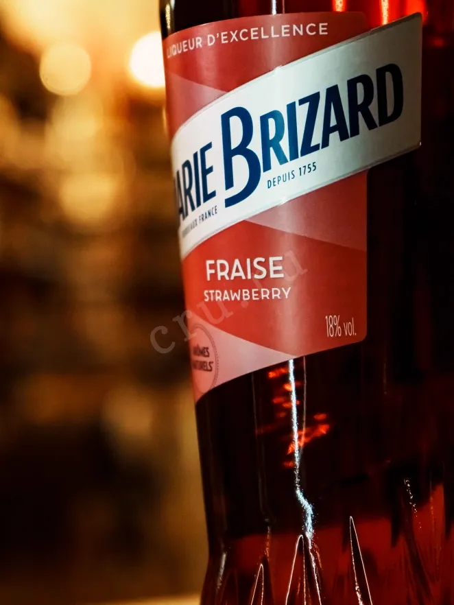 В магазине Крю Профи Marie Brizard Fraise des Bois 0.7 л