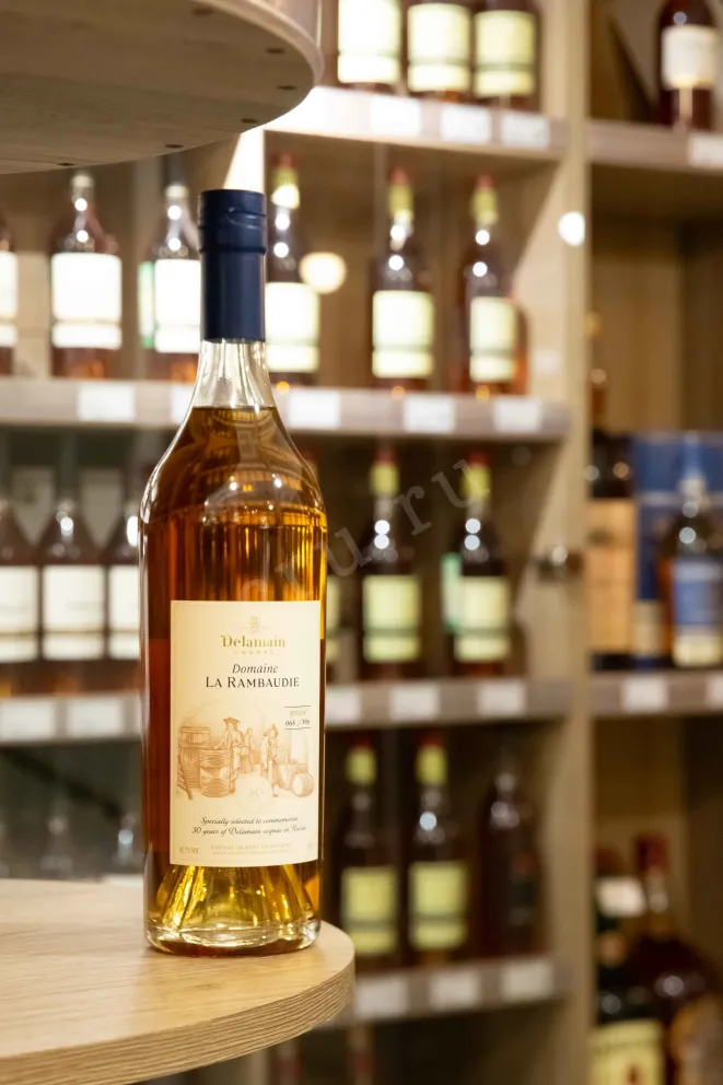 В магазине Крю Профи Delamain Domaine La Rambaudie Grande Champagne In wooden box 0.7 л