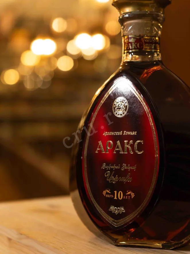 В магазине Крю Профи Araks 10 years 0.7 л