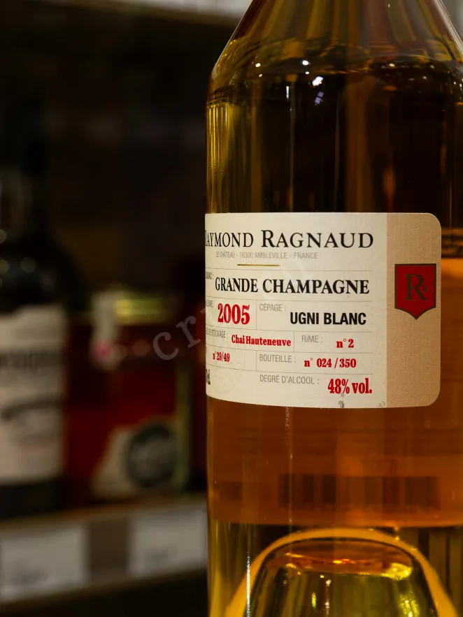 В магазине Крю Профи Raymond Ragnaud Millesime Grande Champagne in gift box 2005 0.7 л