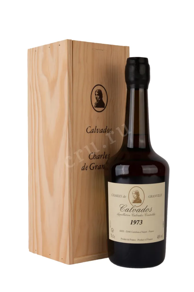 Кальвадос Charles de Granville wooden box 1973  0.7 л