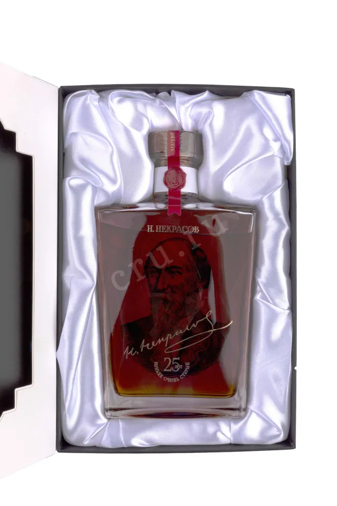 В подарочной коробке Nekrasov 25 years with gift box 0.7 л