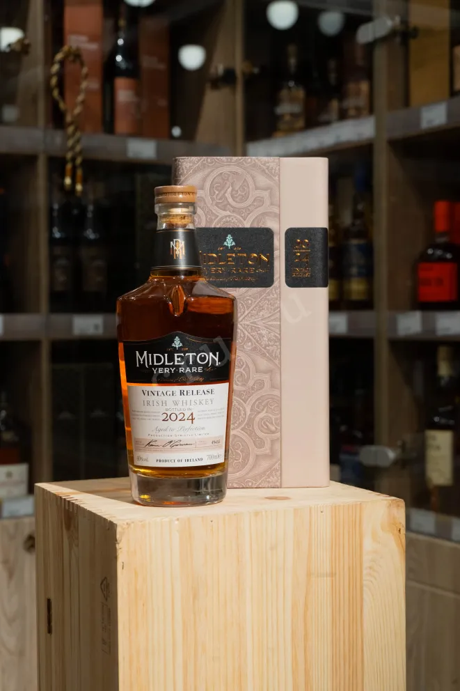 В магазине Крю Профи Midleton Very Rare Vintage Release gift box 0.7 л