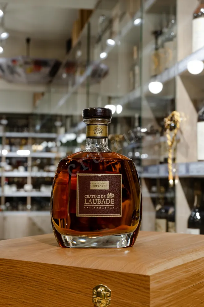 В магазине Крю Профи Chateau de Laubade Intemporel Hors D'Age (Carafe Aramis) 0.7 л