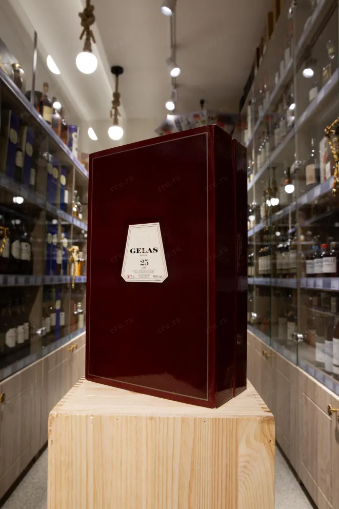 В магазине Крю Профи Gelas Bas Armagnac 25 ans decanter in gift box 0.7 л