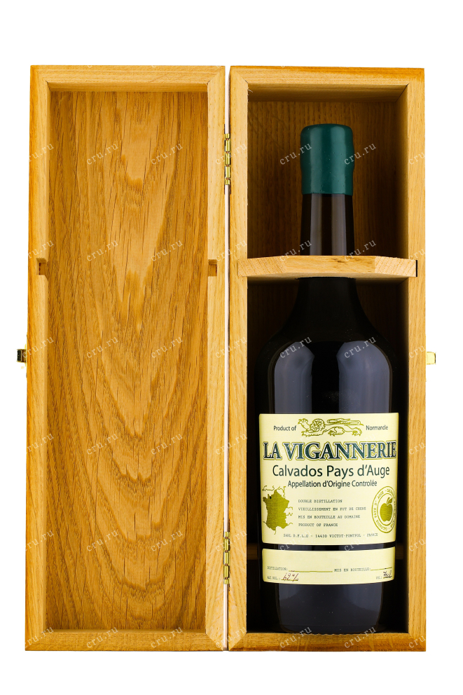 Бутылка кальвадоса Ла Виганери 1988 0.7 в деревянной коробке