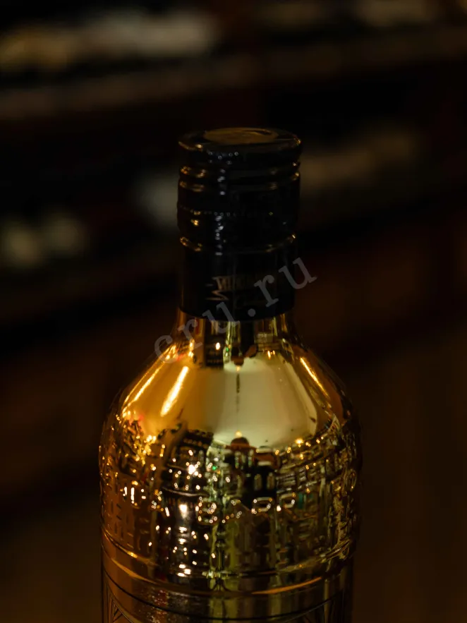 Пробка Velho Barreiro Ouro with gift box 0.7 л