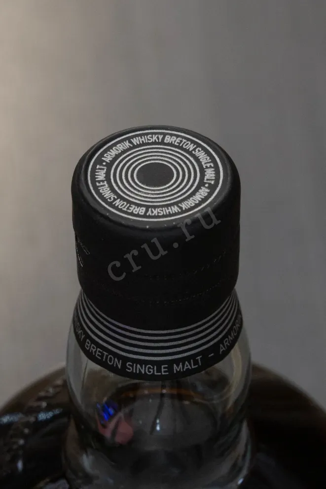 Пробка Yeun Elez Edition Exclusive in gift box 0.7 л