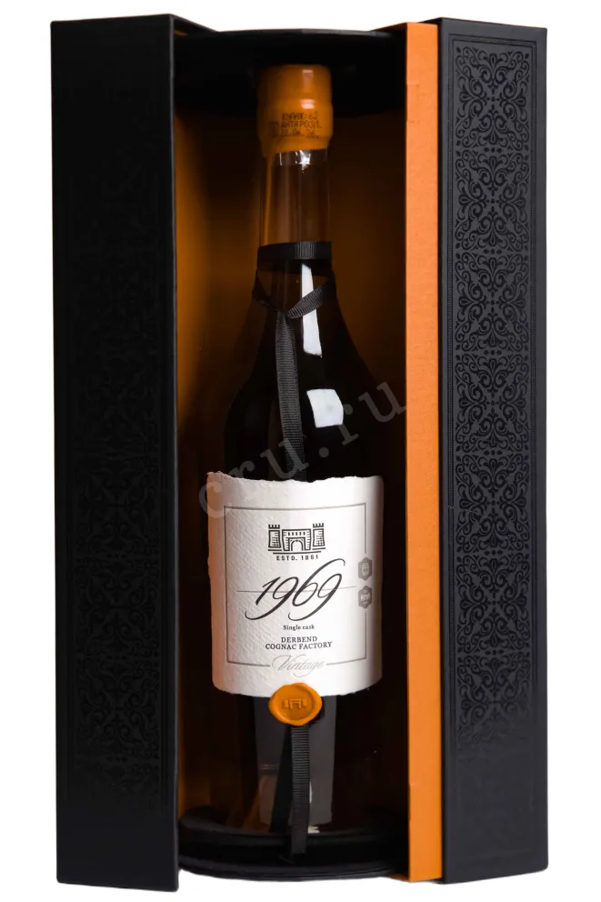 В подарочной коробке Derbend Vintage in gift box 1969 0.7 л