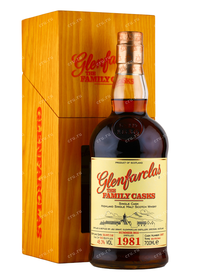 Виски Glenfarclas Family Cask 1981 0.7 л