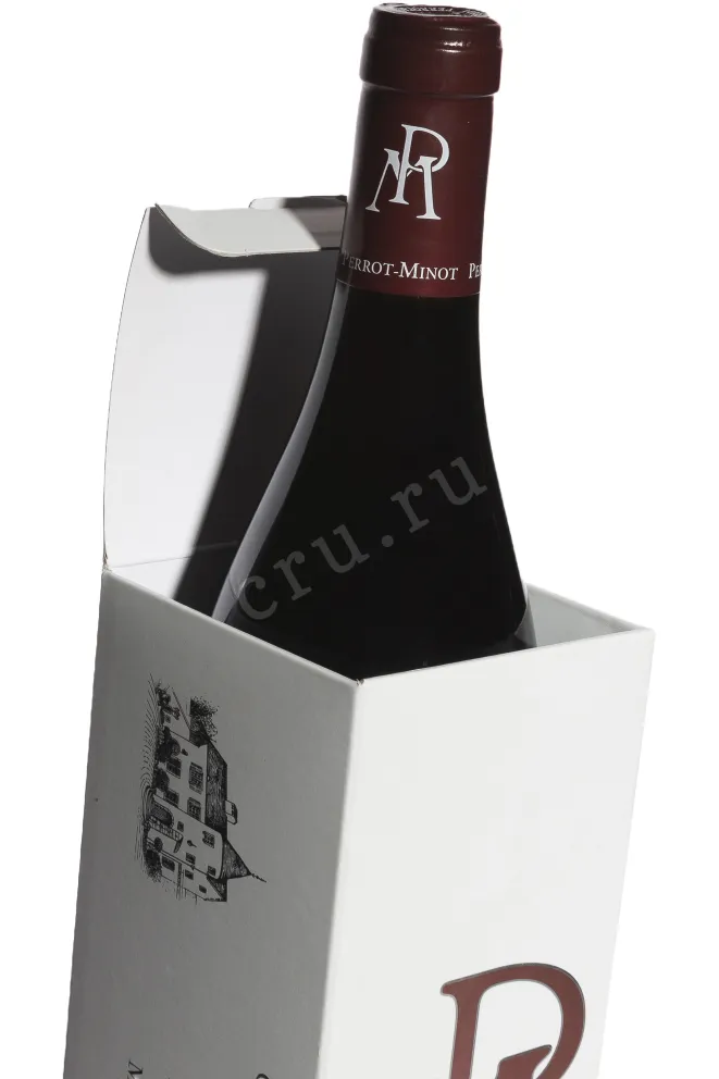 В подарочной коробке Domaine Perrot-Minot Charmes-Chambertin Grand Cru 2017 0.75 л