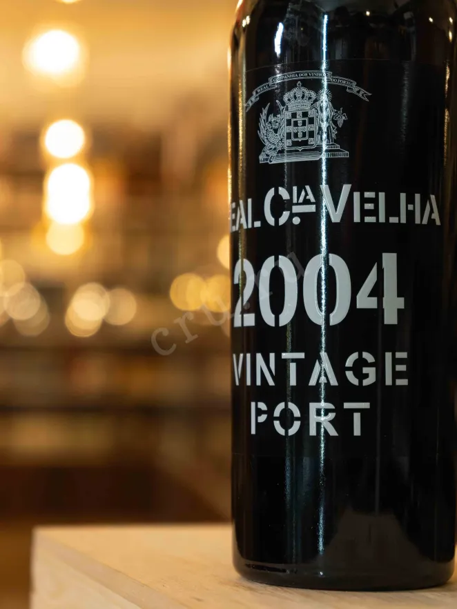 В магазине Крю Профи Real Companhia Velha Vintage Port in wooden box 2004 0.75 л