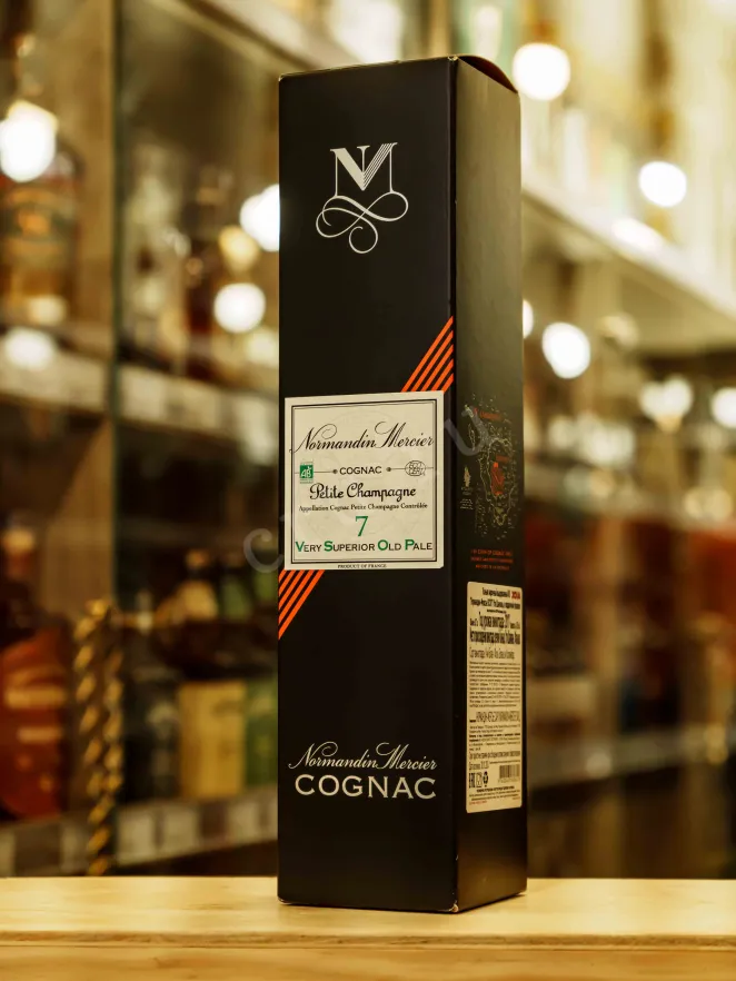 В магазине Крю Профи Normandin-Mercier Petite Champagne VSOP in gift box 0.7 л