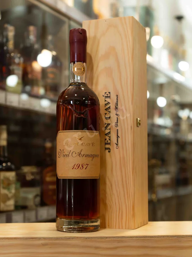 В магазине Крю Профи Jean Cave Vieil Armagnac AOC wooden box 1987 0.7 л