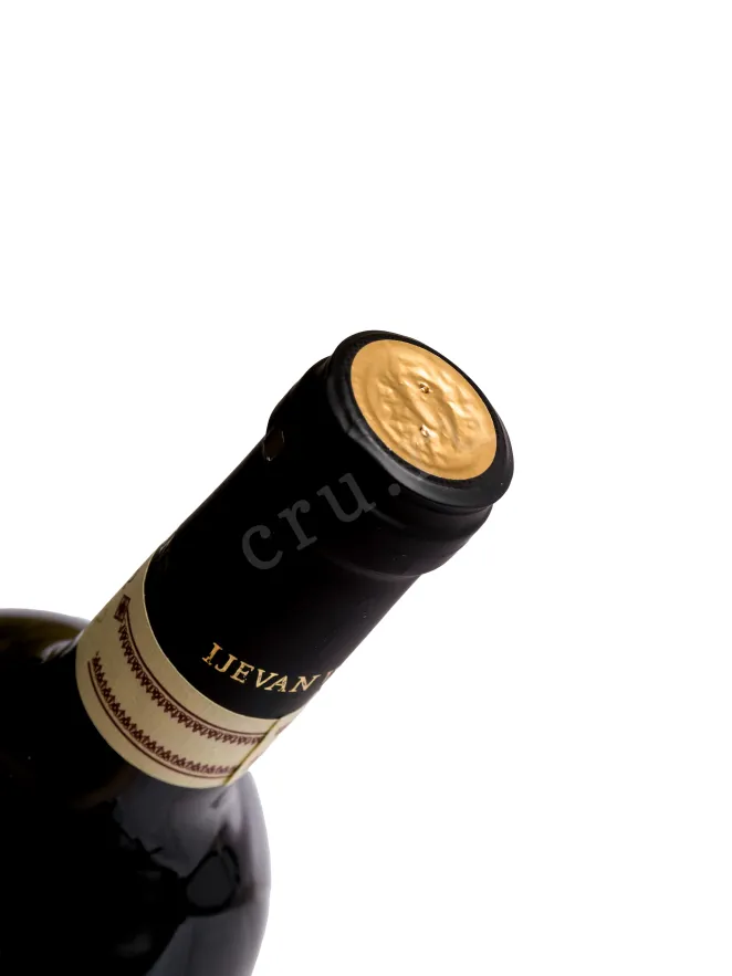 Пробка Ijevan Selected Red Dry in gift box 2022 0.75 л