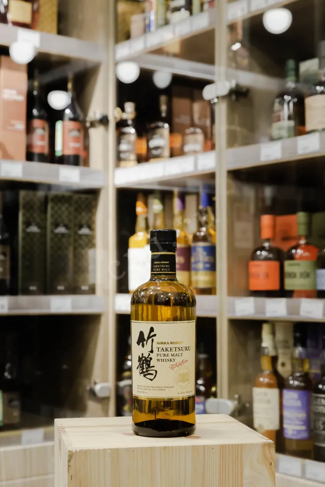 В магазине Крю Профи Nikka Taketsuru Pure Malt gift box 0.7 л