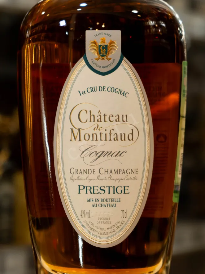 В магазине Крю Профи Chateau de Montifaud Prestige in gift box 0.7 л
