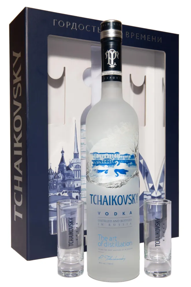 Водка Чайковский в подарочной упаковке с двумя стопками  0.7 л