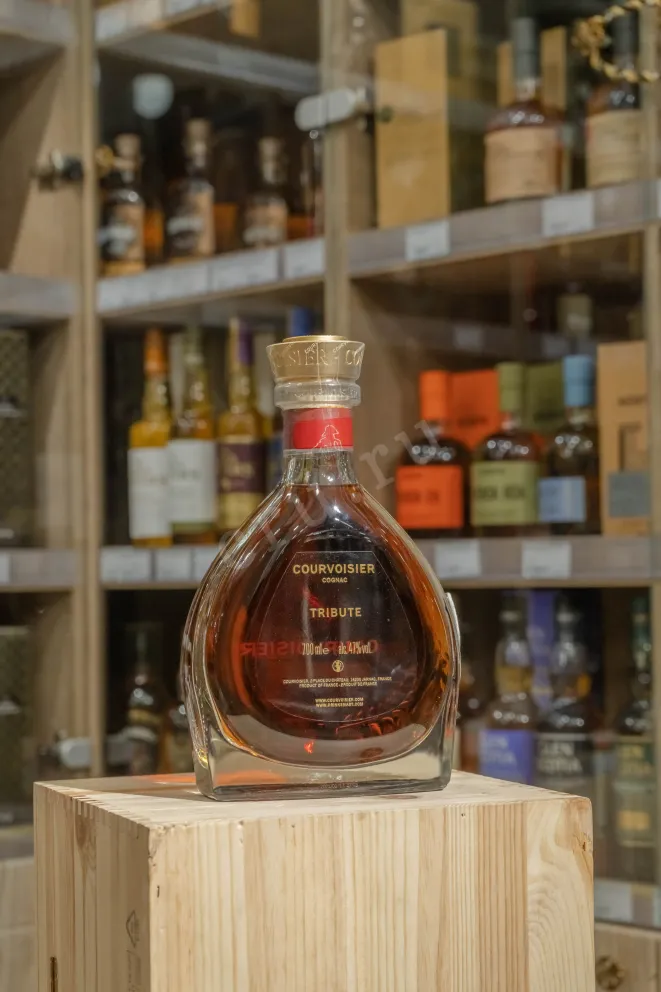 В магазине Крю Профи Courvoisier Tribute 0.7 л