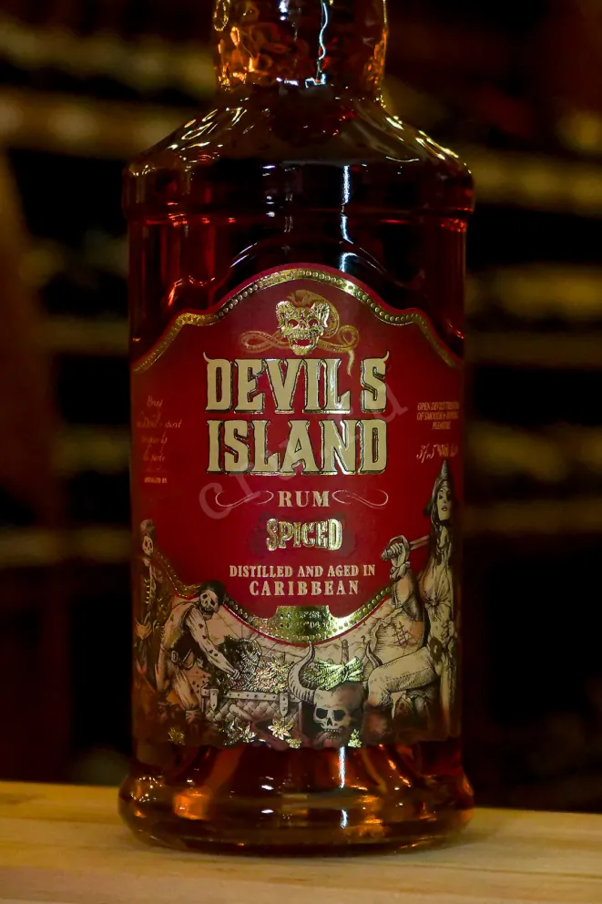 В магазине Крю Профи Devil's Island Spiced 1 л