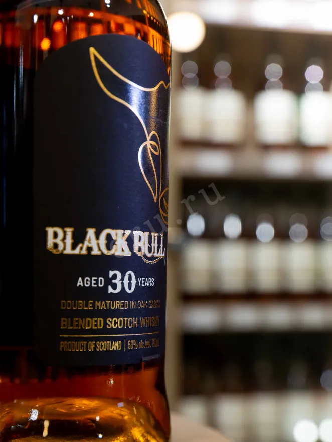 В магазине Крю Профи Black Bull Blended 30 years old with gift box 0.7 л