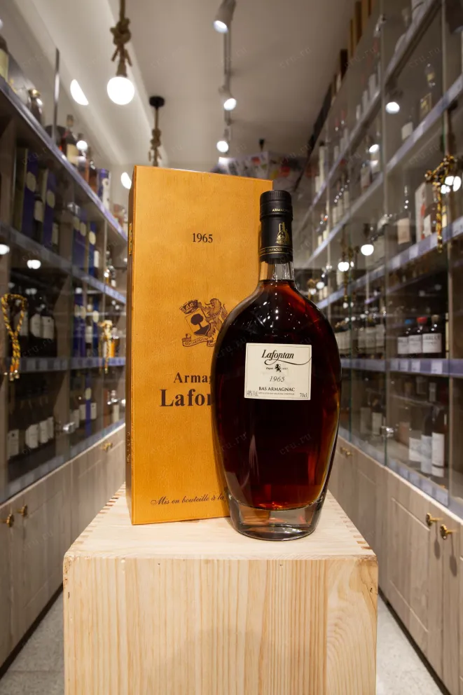 В магазине Крю Профи Lafontan 1965 0.7 л