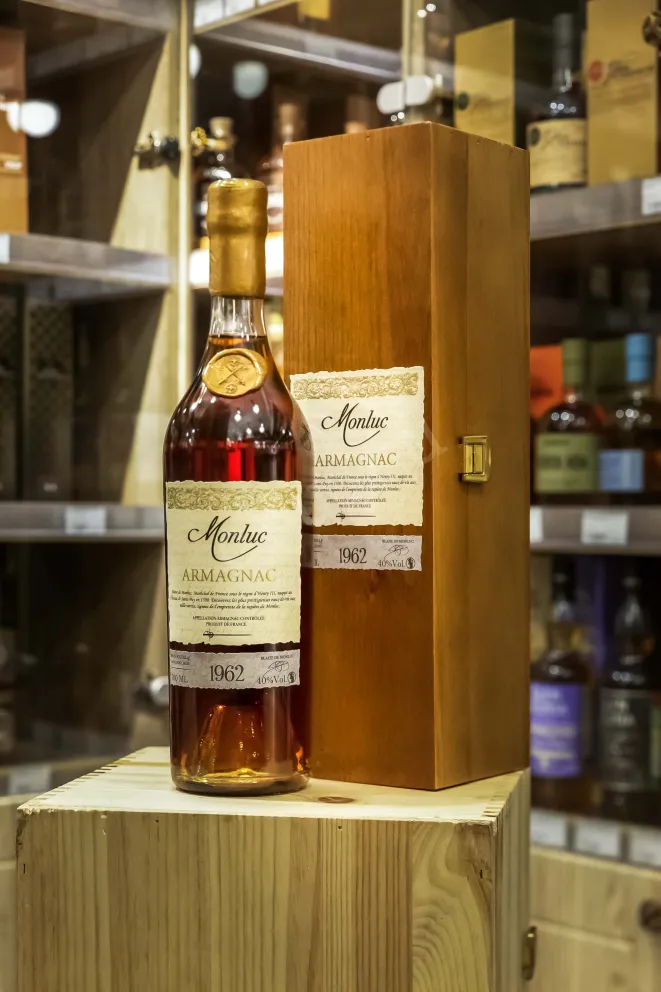 В магазине Крю Профи Monluc 1962 0.7 л
