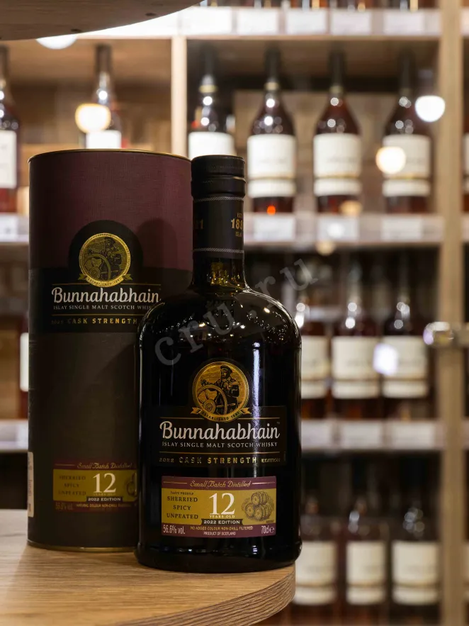 Виски Bunnahabhain 12 Years Old Cask Strength in tube  0.7 л