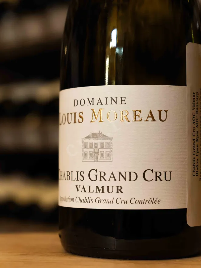 В магазине Крю Профи Domaine Louis Moreau Chablis Grand Cru AOC Valmur 2018 0.75 л