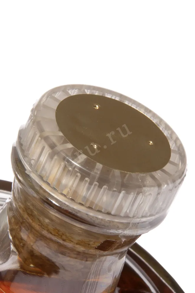 Пробка Old Konigsberg 5 year old from a set of 3 bottles in a tube 2018 0.25 л