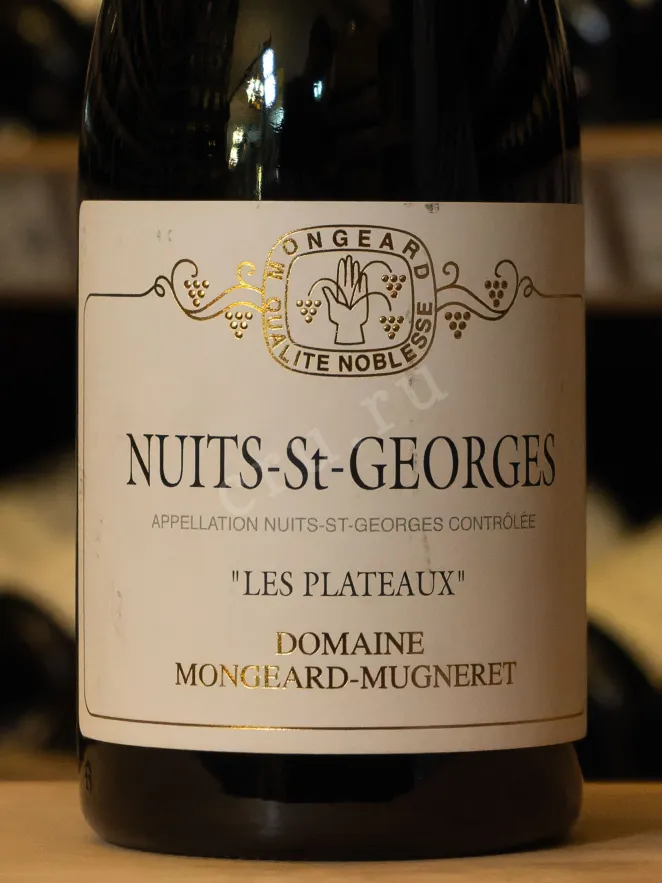 В магазине Крю Профи Domaine Mongeard-Mugneret Nuits-Saint-Georges Les Plateaux 2018 0.75 л
