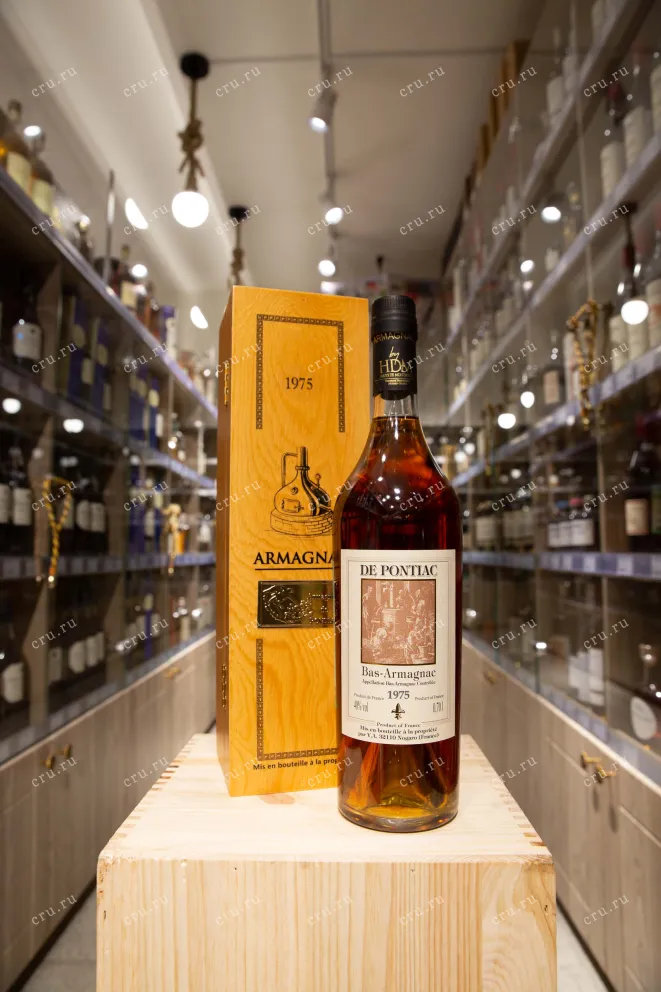 В магазине Крю Профи De Pontiac Bas Armagnac in gift box 1975 0.7 л