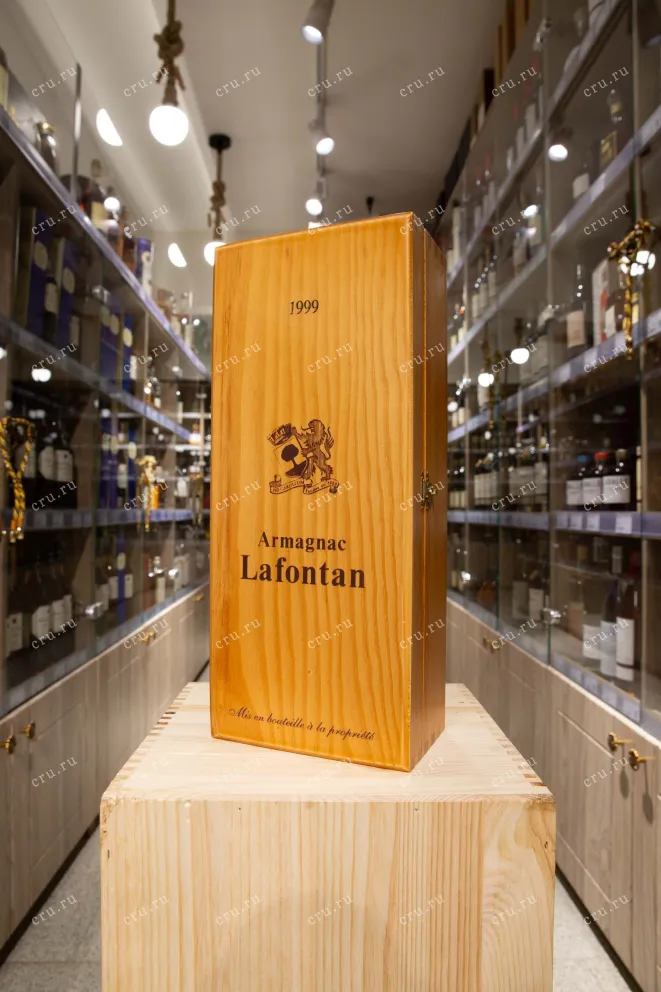 Арманьяк Lafontan Millesime in gift box 1999 0.7 л