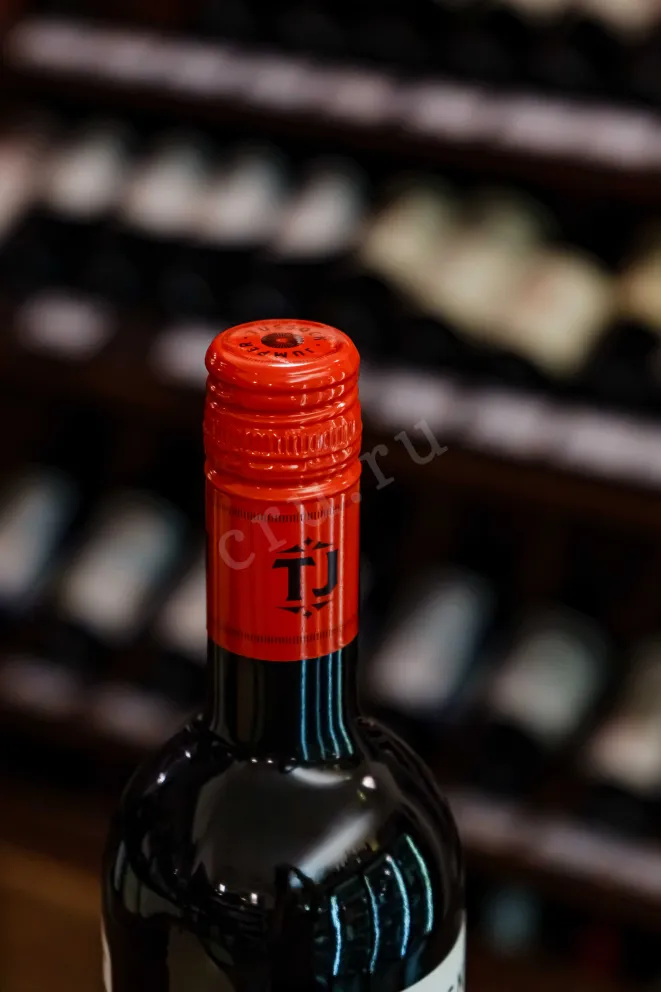 Пробка Tussock Jumper Carmenere 2023 0.75 л