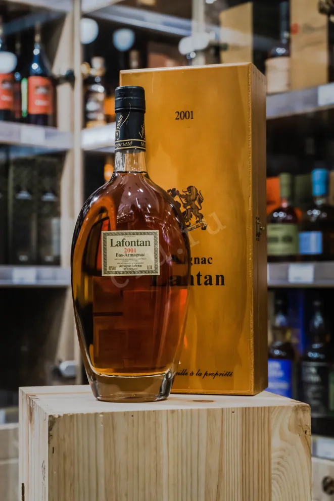 В магазине Крю Профи Lafontan 2001 0.7 л