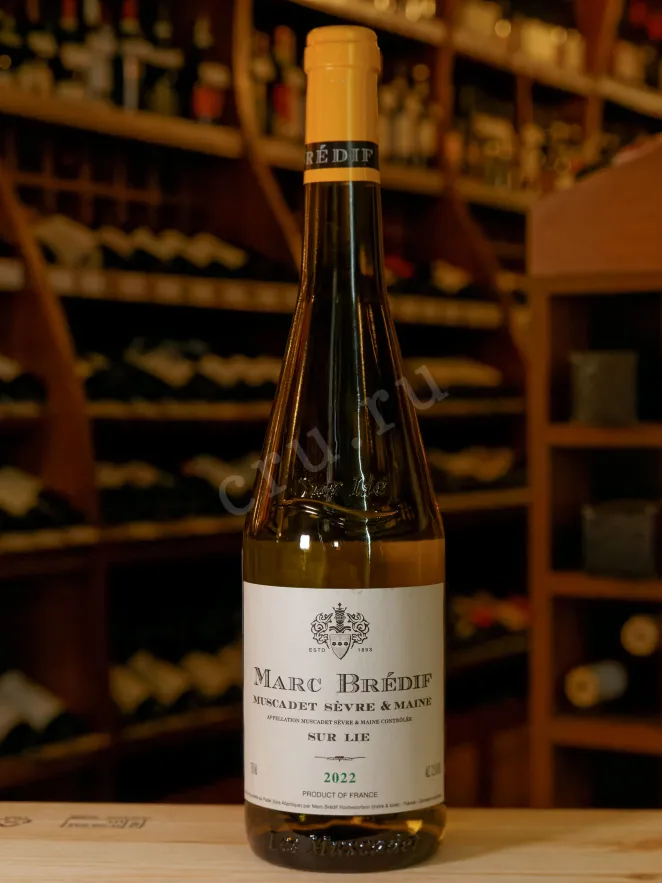 В магазине Крю Профи Muscadet de Sevre et Maine Sur Lie AOC 2022 0.75 л